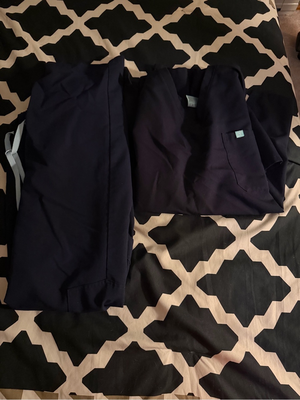 Women’s Navy Scrub Set - Garde Malade